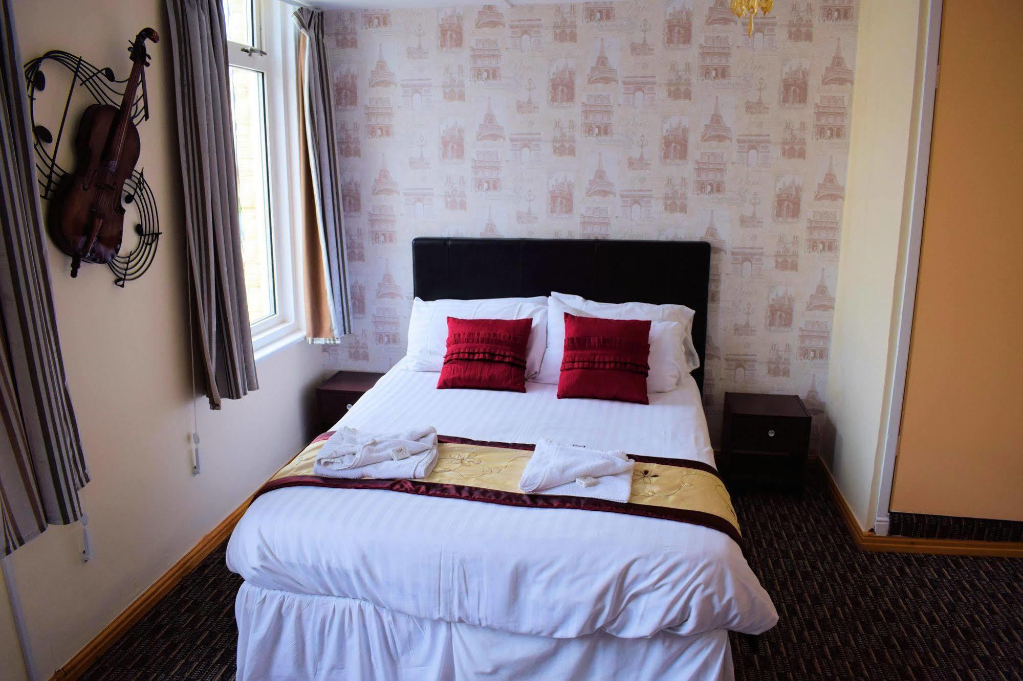 The Clarendon Showtel - Blackpool, Blackpool